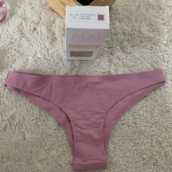 MAI Everyday Top & Classic Bottom Set - Picture 9 of 12